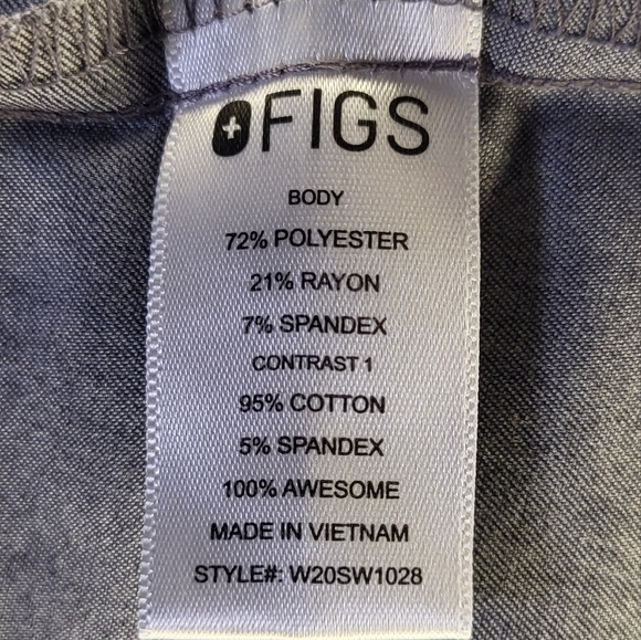 Figs Dahra Henley Scrub Top in Graphite Grey size Medium - Picture 5 of 7